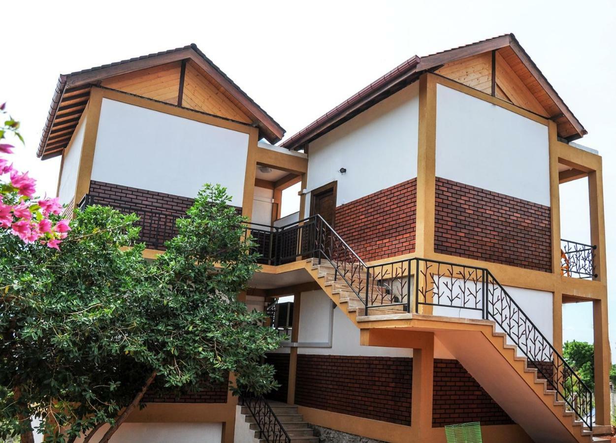 Woodycrest Hotel Trincomalee Exterior foto
